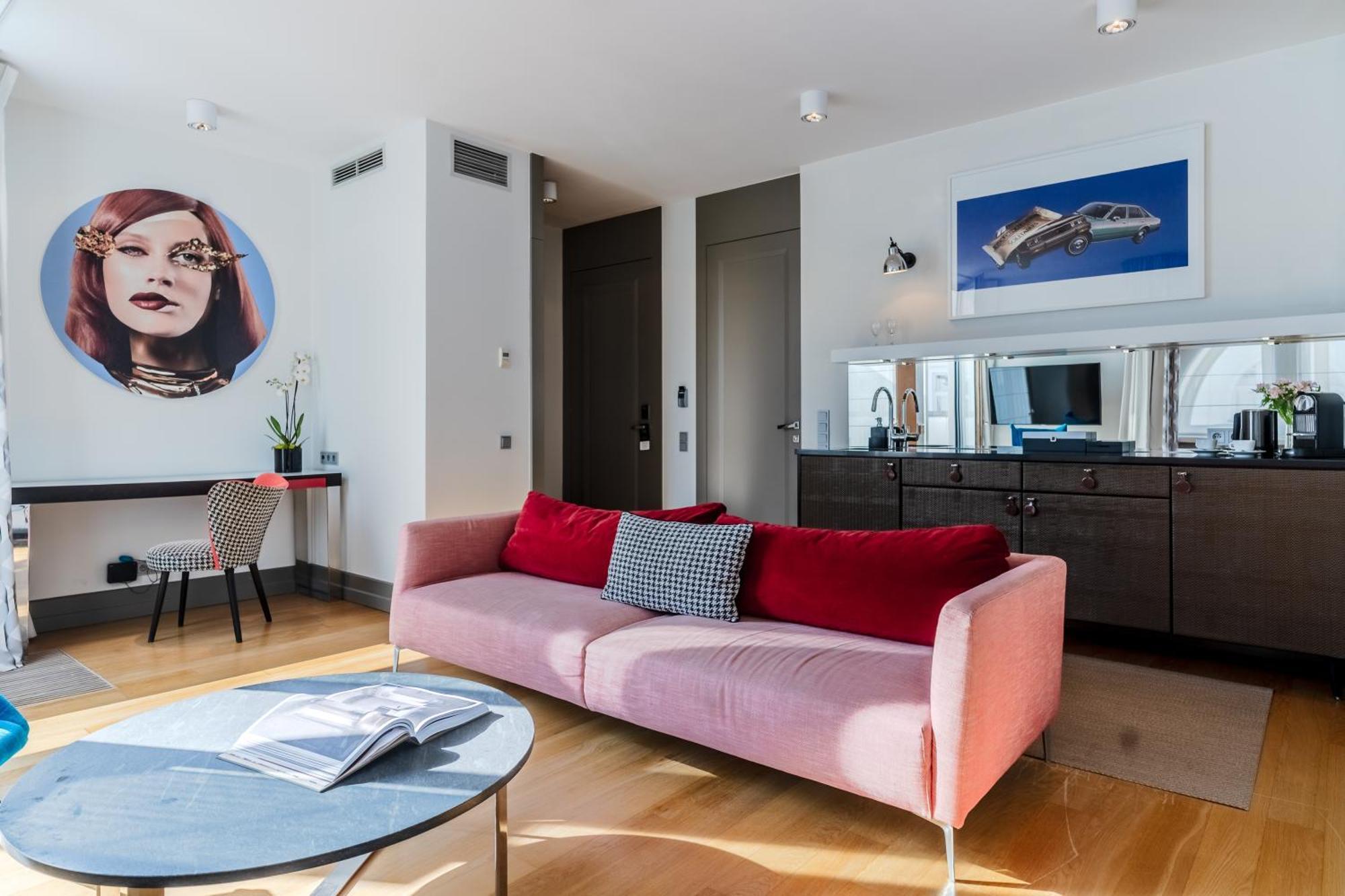 H15 Boutique Hotel, Warsaw, A Member Of Design Hotels Exteriér fotografie A suite at the hotel