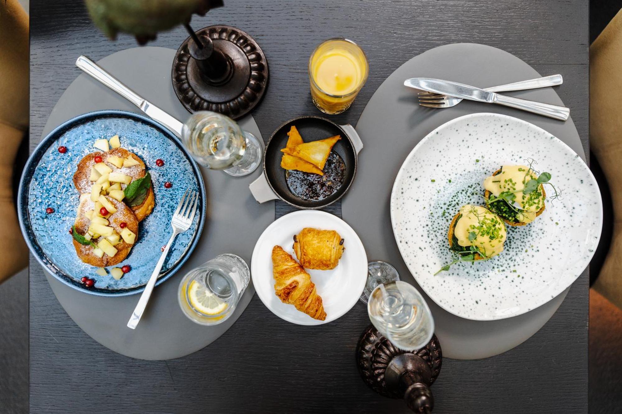 H15 Boutique Hotel, Warsaw, A Member Of Design Hotels Exteriér fotografie A selection of dishes at the restaurant